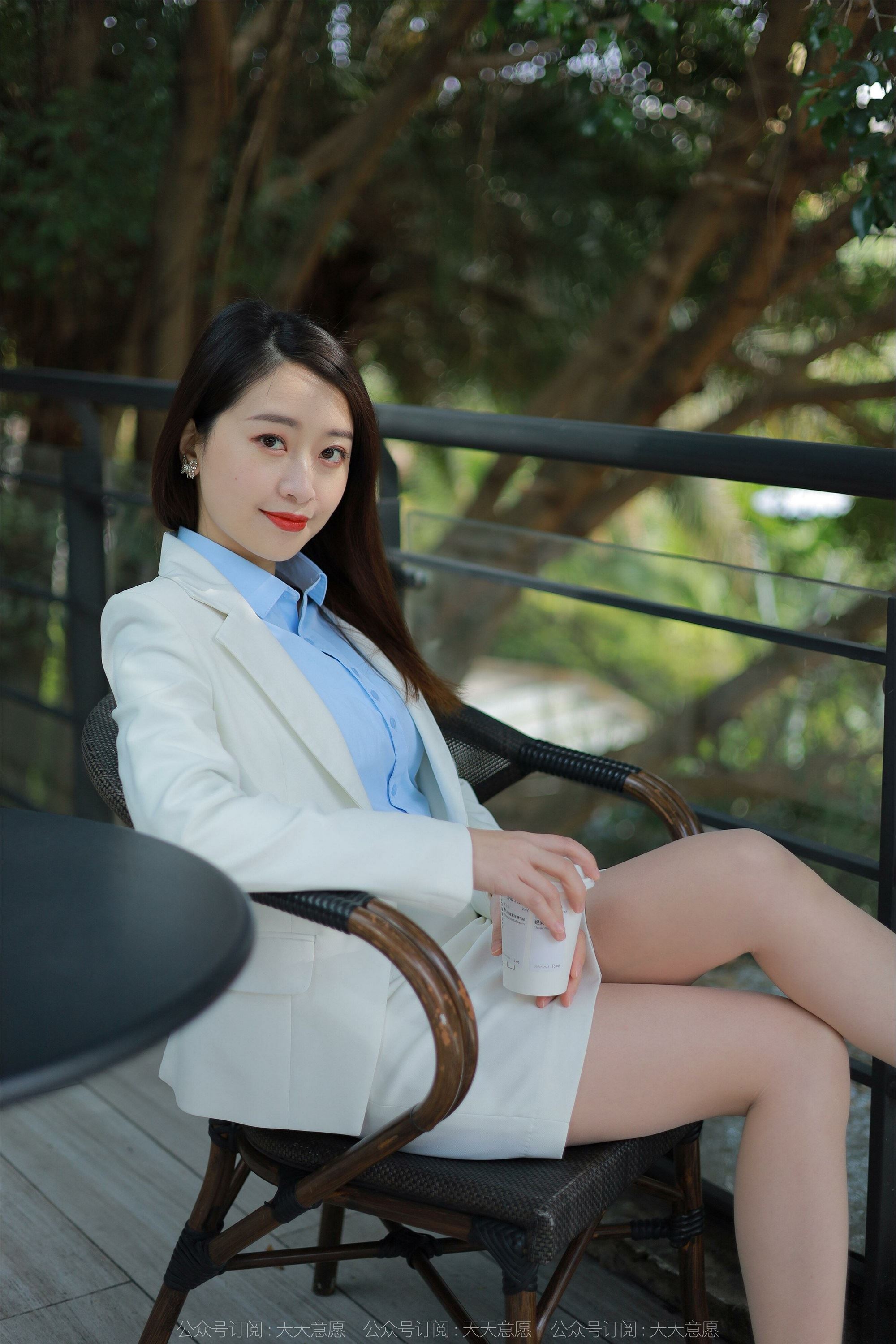 IESS异思趣向  2022.04.10 丝享家1055：小婕《都市白领》